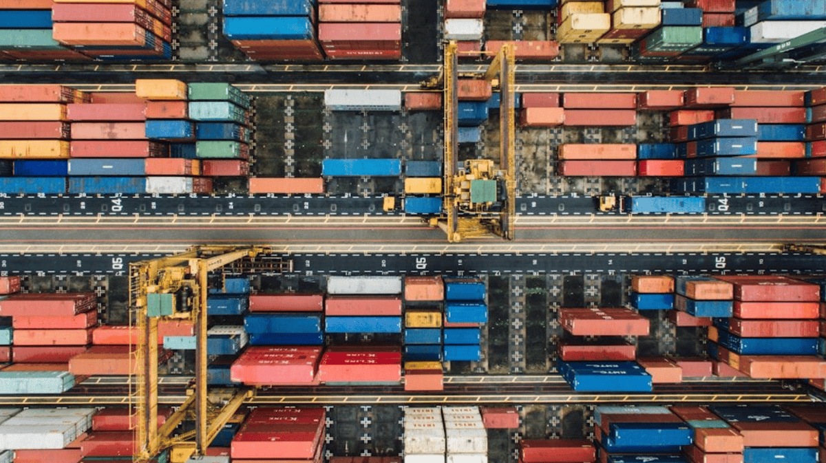 Containers in een haven